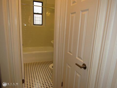 2176 Crane Ave, Cincinnati, OH 45207 photo 9