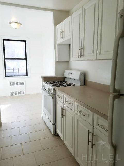 2 Interwood Pl, Cincinnati, OH 45220 photo 8
