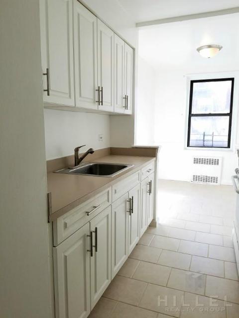 2 Interwood Pl, Cincinnati, OH 45220 photo 4