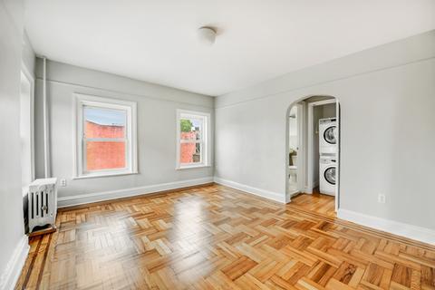 2927 Debreck Ave, Cincinnati, OH 45211 photo 1
