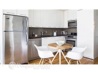 2882 Werk Rd, Cincinnati, OH 45211 photo 4