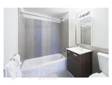 2183 Forestlake Dr, Cincinnati, OH 45244 photo 4