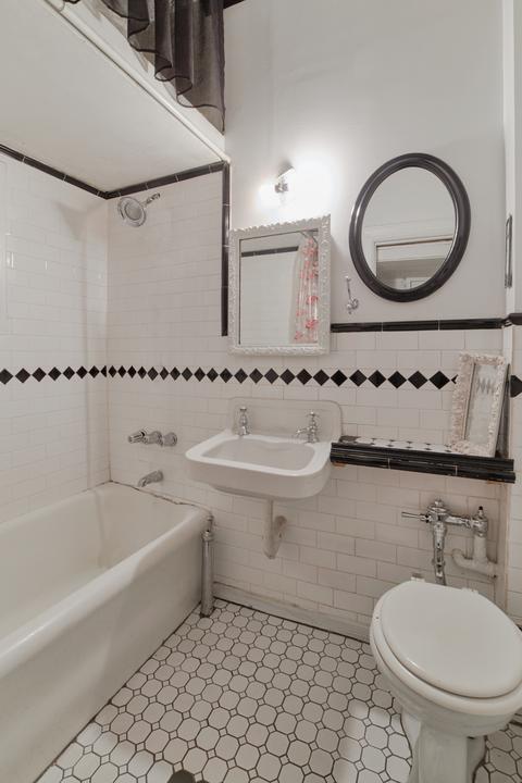 8624 Old Stone Ct, Montgomery, OH 45249 photo 5