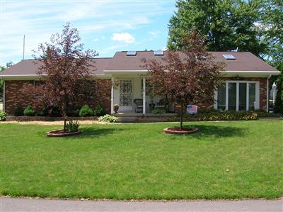 105 Maple St, Mount Orab, OH 45154 photo 2