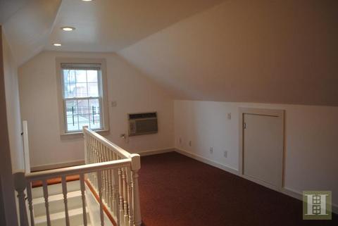 3045 Hull Ave, Cincinnati, OH 45211 photo 1