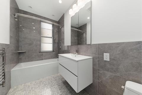 6600 Spindlewick Ln, Cincinnati, OH 45230 photo 2