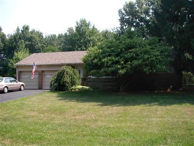 561 Old Orchard Dr, Cincinnati, OH 45255 photo 3