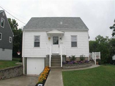 3876 Weirman Dr, Cincinnati, OH 45211 photo 1