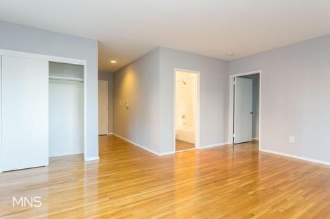 764 Mitchell Ave, Cincinnati, OH 45229 photo 4