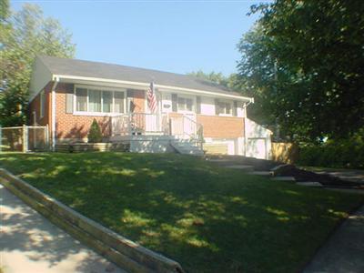 2 Imbler Dr, Greenhills, OH 45218 photo 1