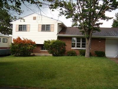 1640 Newbrook Dr, Cincinnati, OH 45231 photo 1
