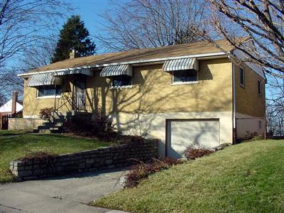 1064 Pelican Dr, Cincinnati, OH 45231 photo 1