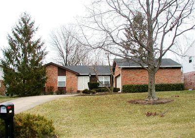 786 Elderwood Dr, Cincinnati, OH 45255 photo 1