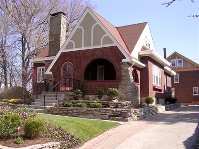 3328 Bishop St, Cincinnati, OH 45220 photo 1