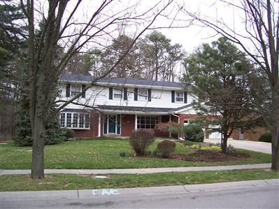 834 Carini Ln, Greenhills, OH 45218 photo 1
