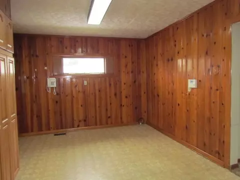 1087 E Center St, Marion, OH 43302 photo 5