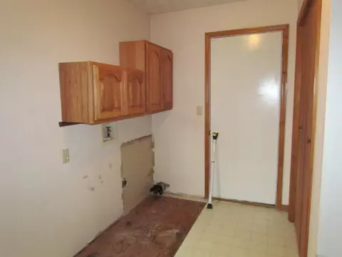 1087 E Center St, Marion, OH 43302 photo 9