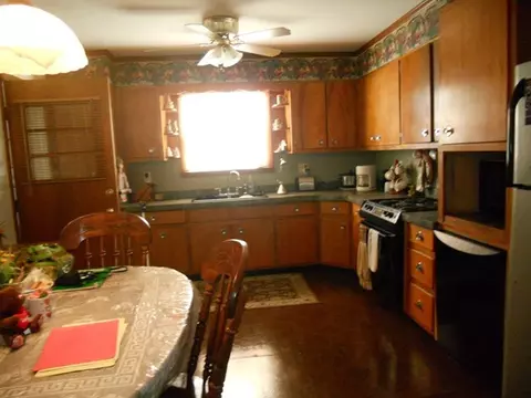 1076 Bennett St, Marion, OH 43302 photo 7