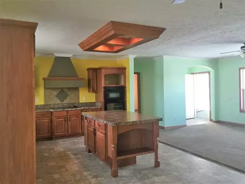 4064 Lyons Rd, Caledonia, OH 43314 photo 2