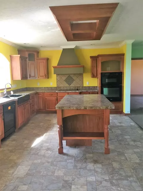 4064 Lyons Rd, Caledonia, OH 43314 photo 3