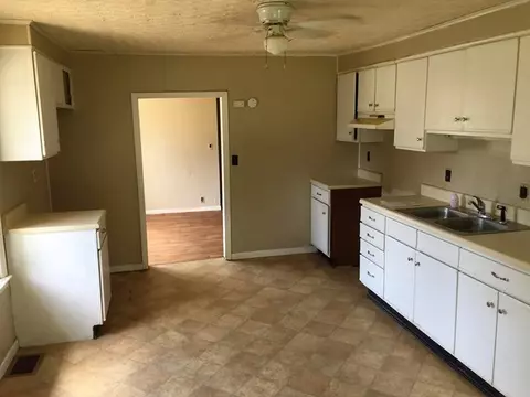 456 E George St, Marion, OH 43302 photo 2