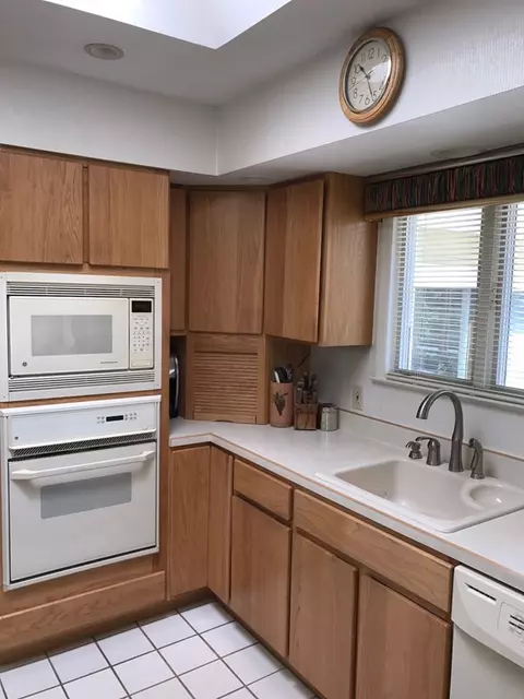 292 E Washington Ave, Marion, OH 43302 photo 6