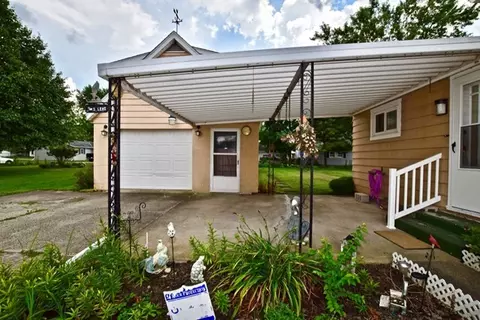 1067 Bennett St, Marion, OH 43302 photo 4