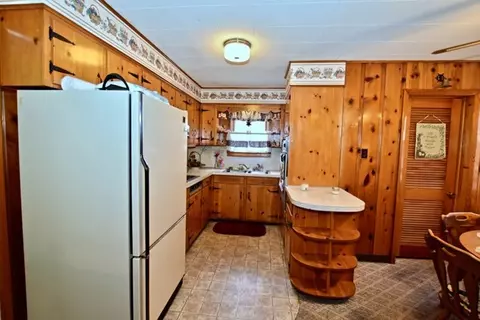 1067 Bennett St, Marion, OH 43302 photo 9