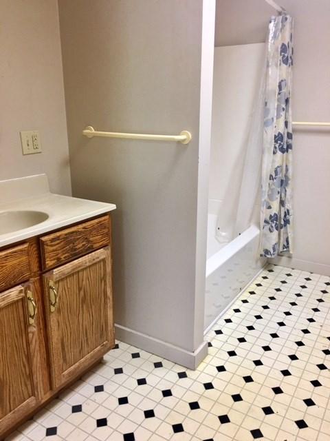 517 Davids St, Marion, OH 43302 photo 2