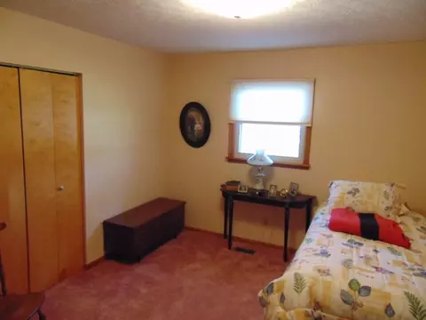 785 Wolfinger Rd, Marion, OH 43302 photo 4