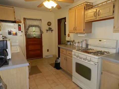 598 Mary St, Marion, OH 43302 photo 9
