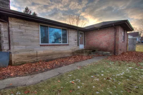 325 E Bigelow St, Upper Sandusky, OH 43351 photo 2