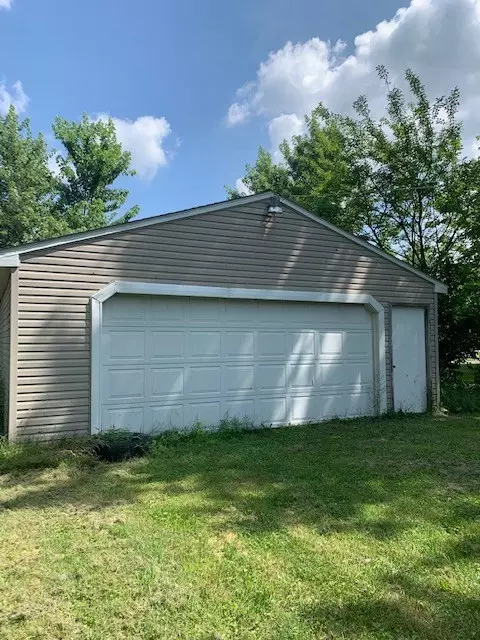 676 E Mark St, Marion, OH 43302 photo 9