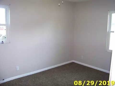 2465 Curren Dr, Marion, OH 43302 photo 2