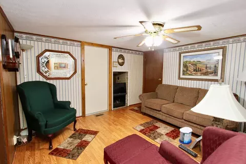 976 Van Atta, Marion, OH 43302 photo 3