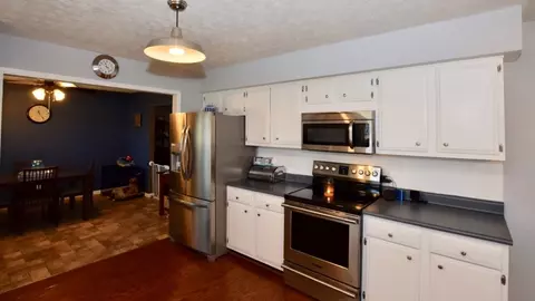 896 Laura Dr, Marion, OH 43302 photo 15