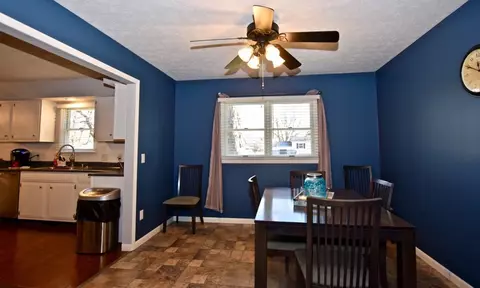 896 Laura Dr, Marion, OH 43302 photo 3