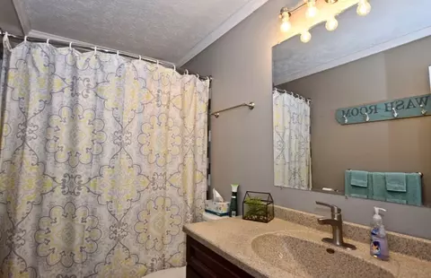 896 Laura Dr, Marion, OH 43302 photo 11