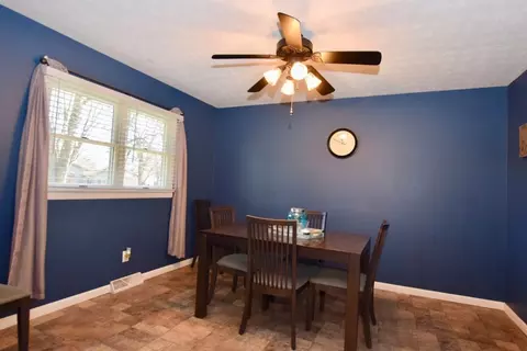 896 Laura Dr, Marion, OH 43302 photo 6