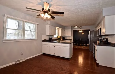 896 Laura Dr, Marion, OH 43302 photo 19