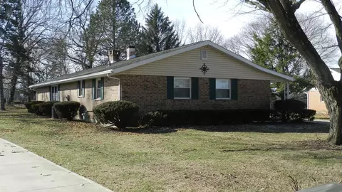 599 Edgefield Dr, Marion, OH 43302 photo 2