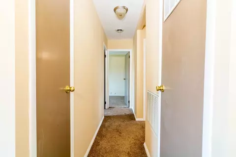 817 Vancouver, Marion, OH 43302 photo 6
