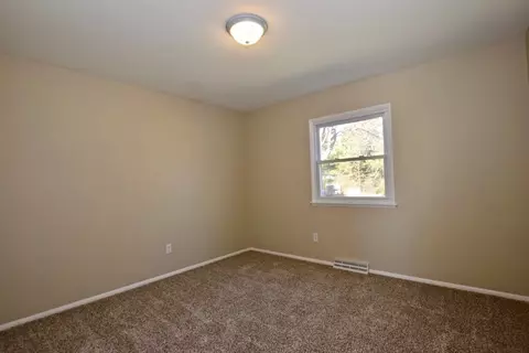 986 Normandy Cir, Marion, OH 43302 photo 4