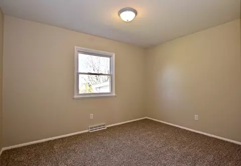 986 Normandy Cir, Marion, OH 43302 photo 5