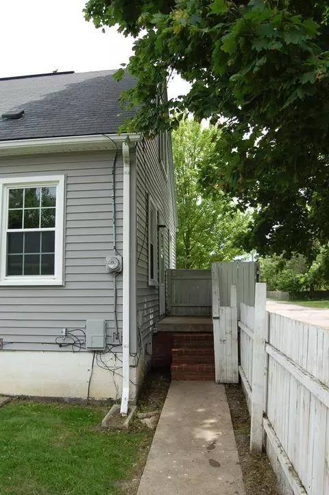 175 N Johnson St, Marion, OH 43302 photo 8