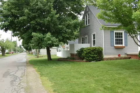175 N Johnson St, Marion, OH 43302 photo 2