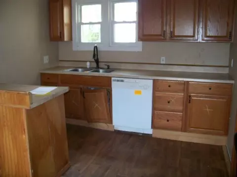 513 E Carrol St, Kenton, OH 43326 photo 5