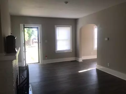 239 E Walnut St, Marion, OH 43302 photo 4