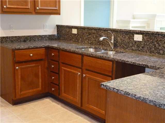 6004 Eiger Rd, Columbus, OH 43213 photo 2