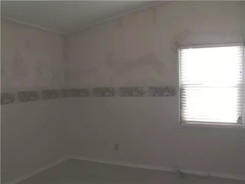 409 Ruth Ave, Circleville, OH 43113 photo 2